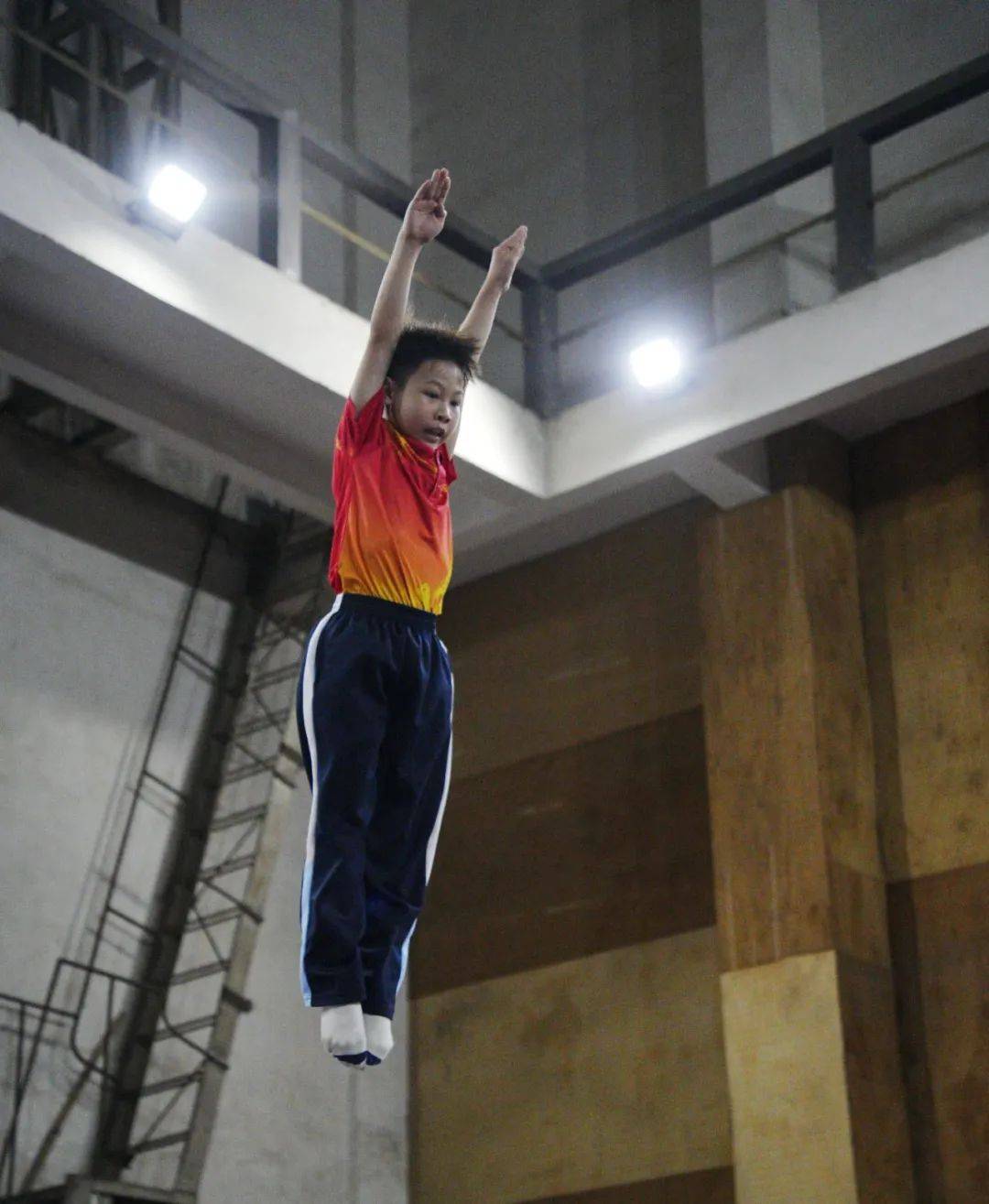 队员斗志昂扬，备战战况紧张激烈