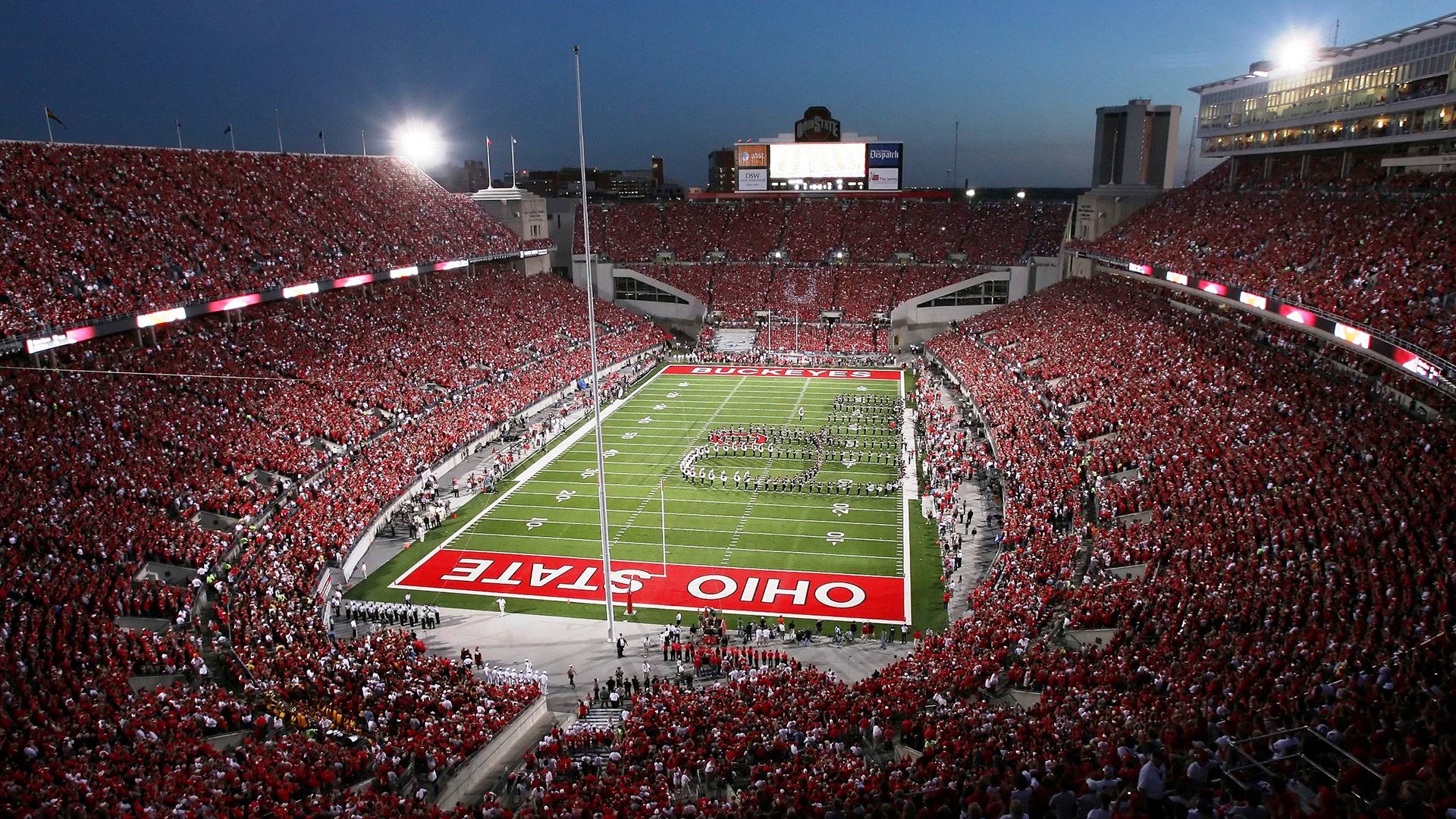 红灯熄灭后,哈斯幽灵赛车绝杀威廉姆斯,佩雷兹在阴影中刷新纪录