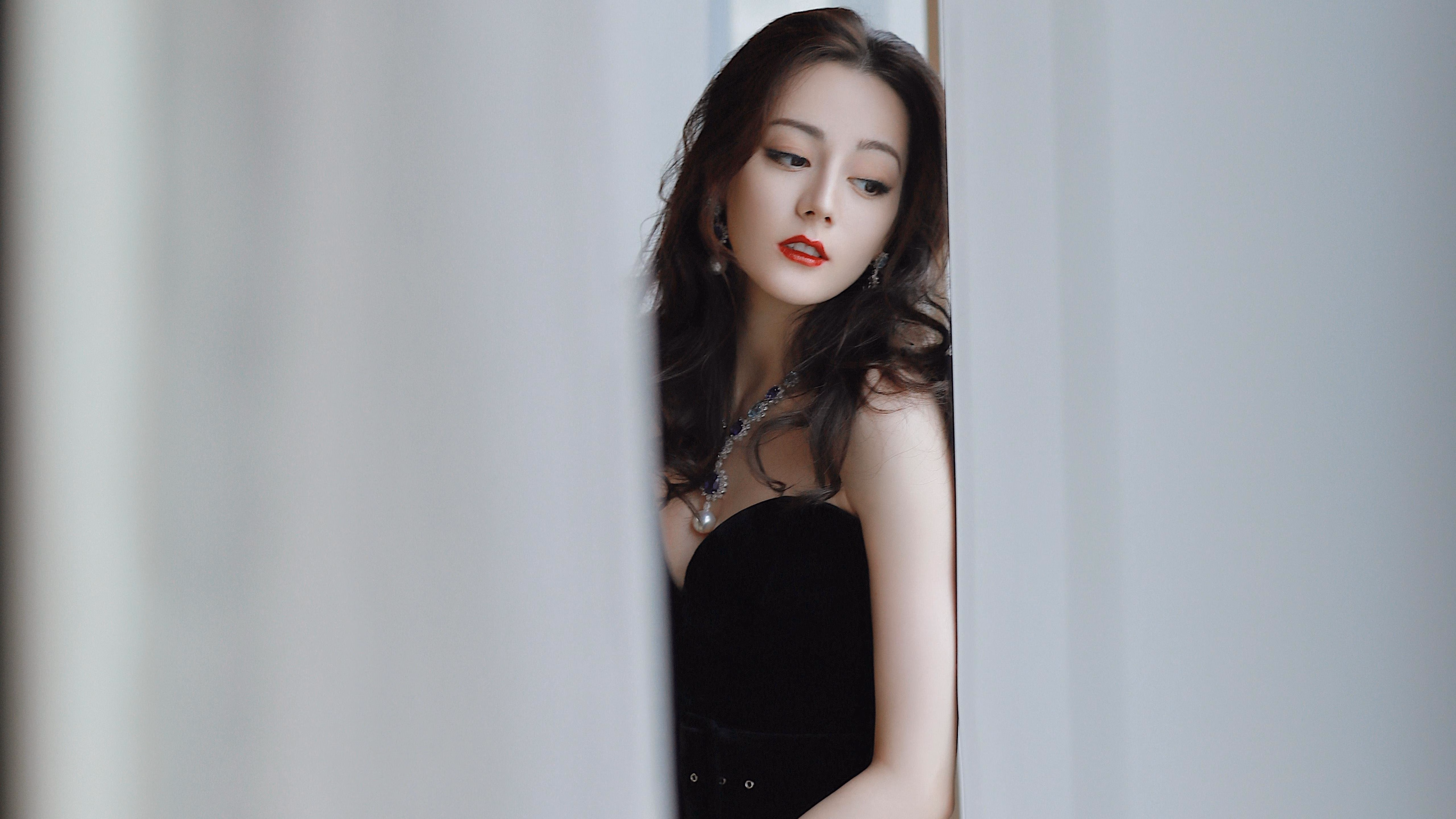 尼克斯完胜公牛觉醒东区新秩序，恩比德赛后评分拉满获封‘大帝觉醒’