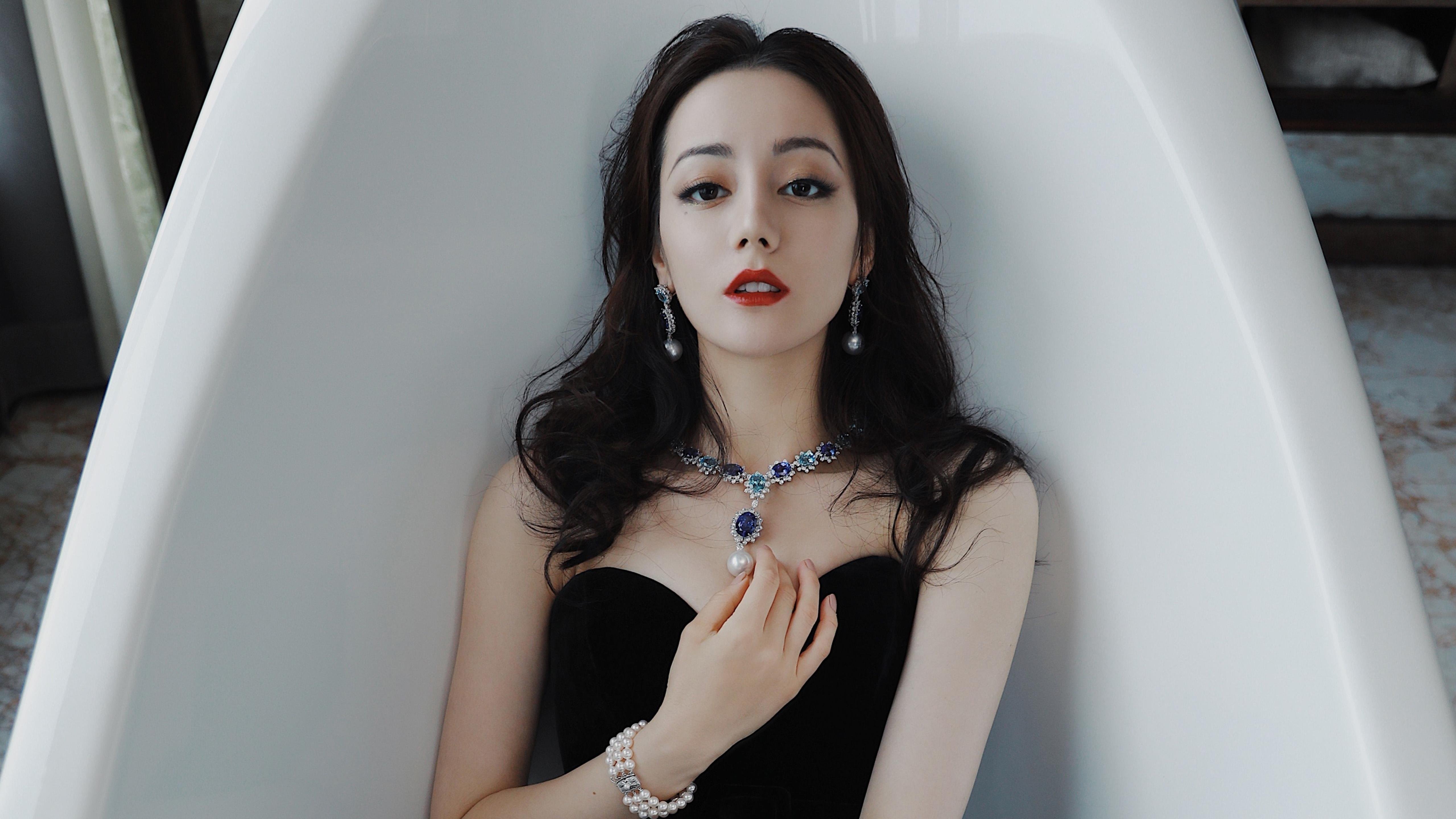 沙漠风暴席卷欧洲铁骑，2026世界杯巅峰对决，沙特碾压塞尔维亚，吉鲁绝命反击带队取胜